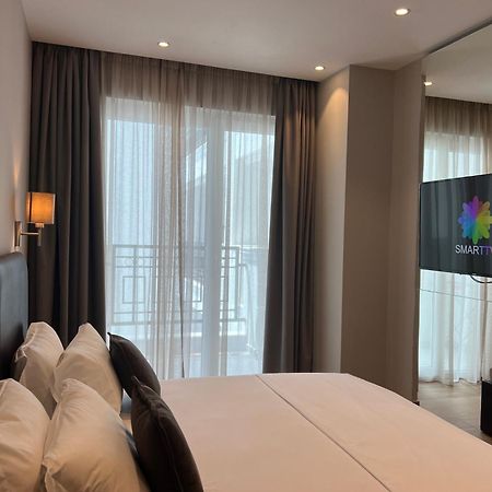 Coastline Luxury Apart Hotel Golem  Eksteriør billede