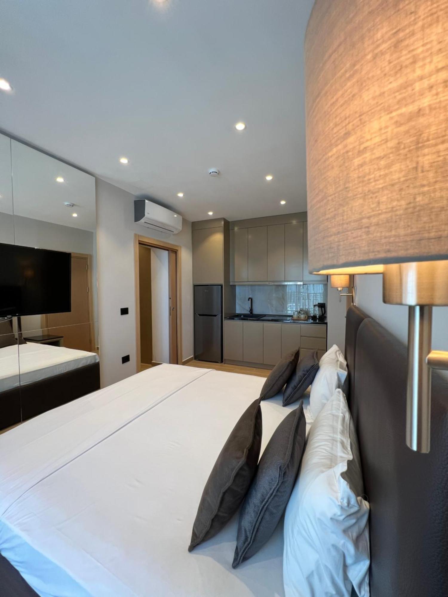 Coastline Luxury Apart Hotel Golem  Eksteriør billede