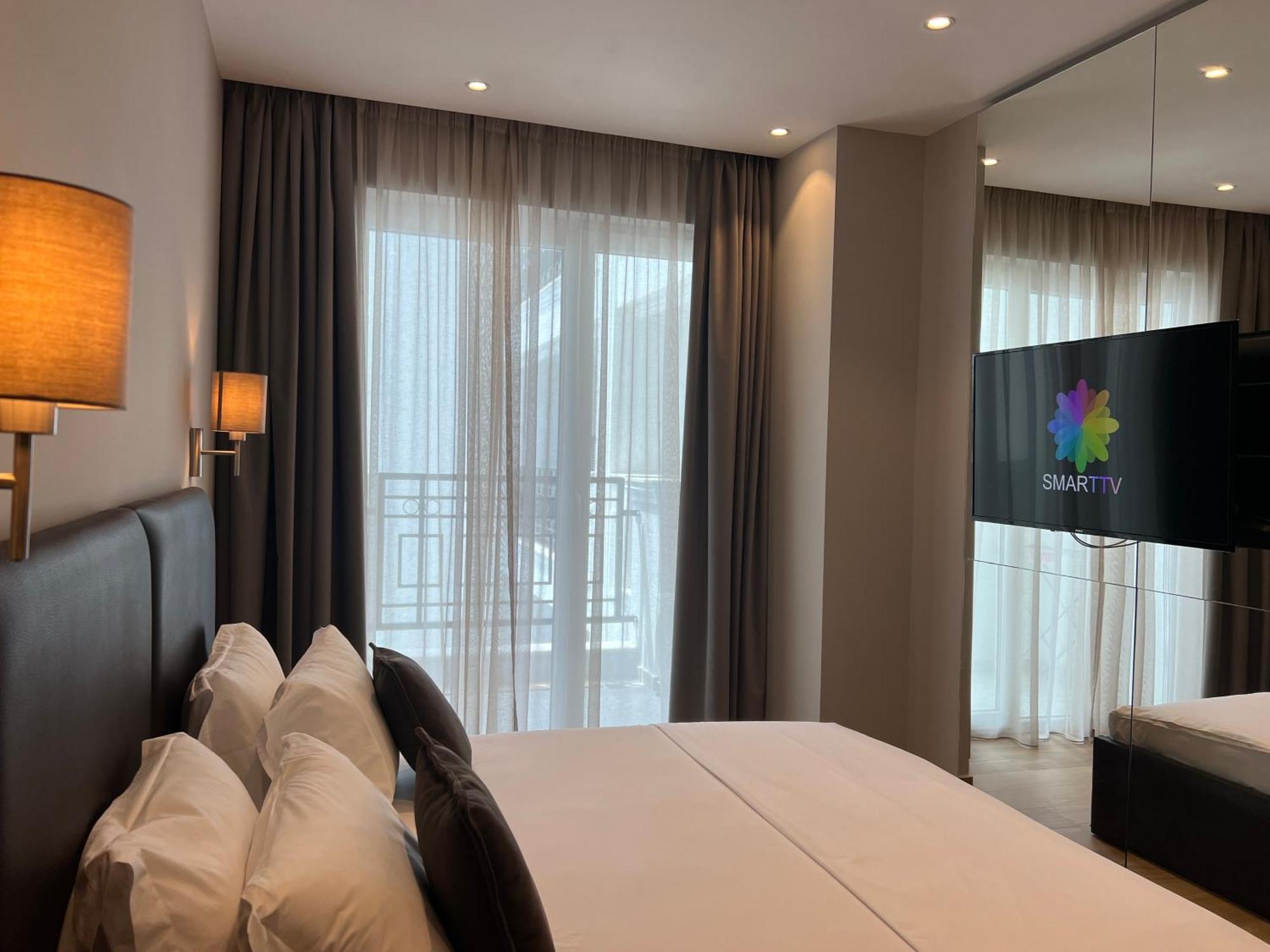 Coastline Luxury Apart Hotel Golem  Eksteriør billede