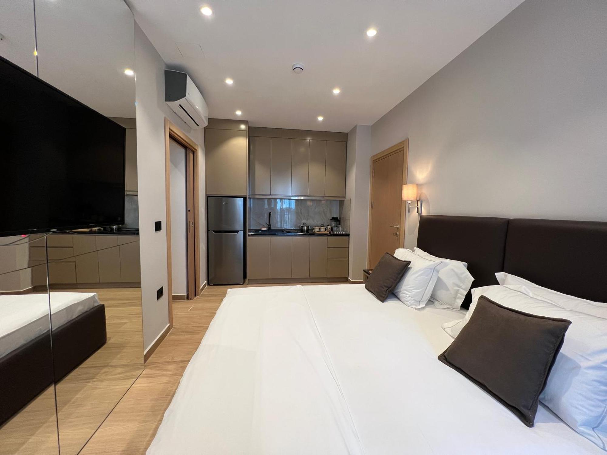 Coastline Luxury Apart Hotel Golem  Eksteriør billede