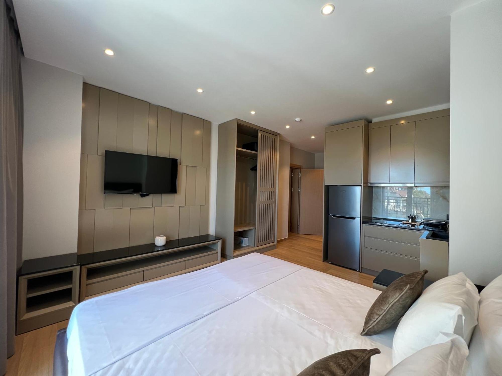Coastline Luxury Apart Hotel Golem  Eksteriør billede