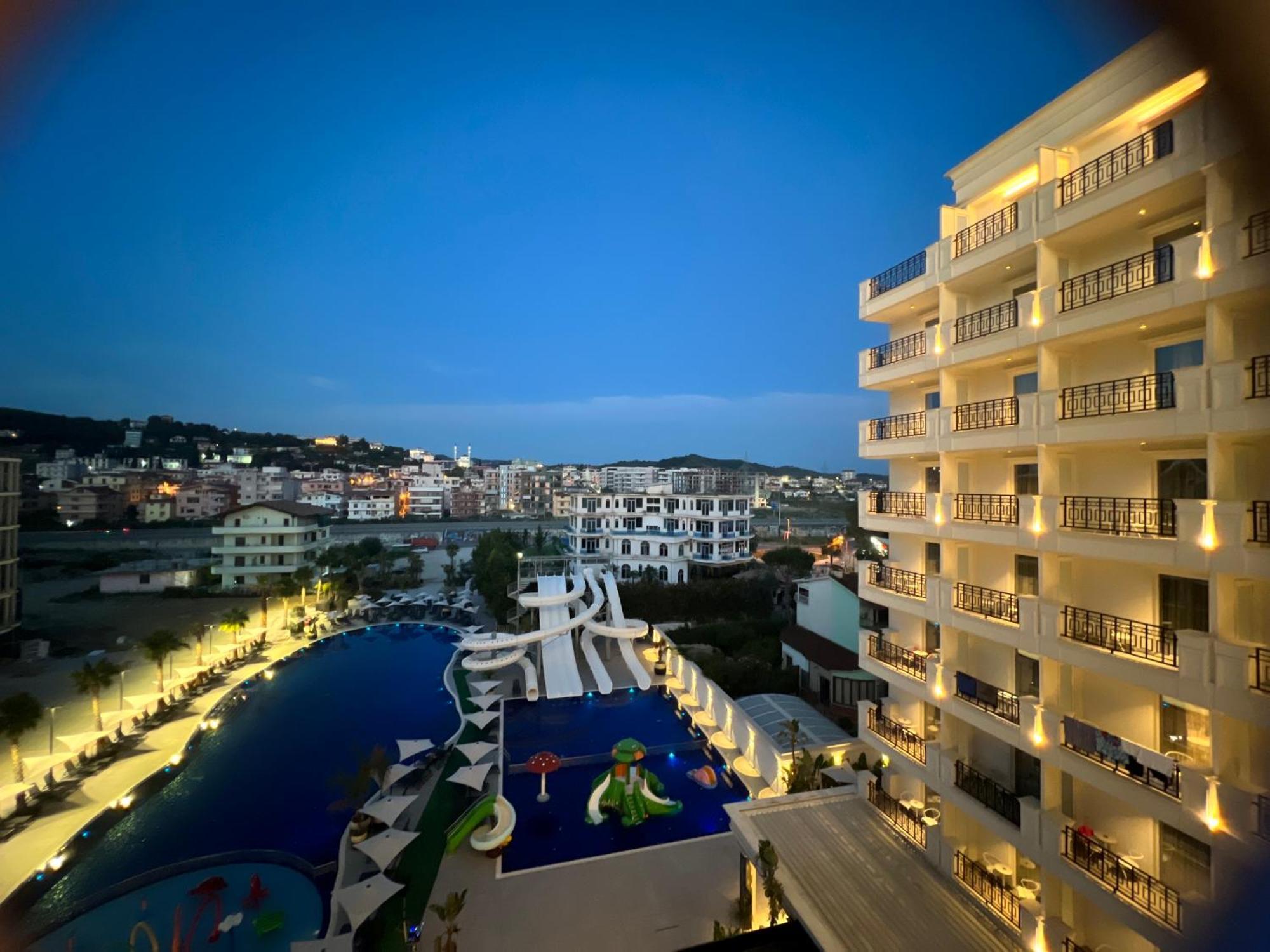 Coastline Luxury Apart Hotel Golem  Eksteriør billede