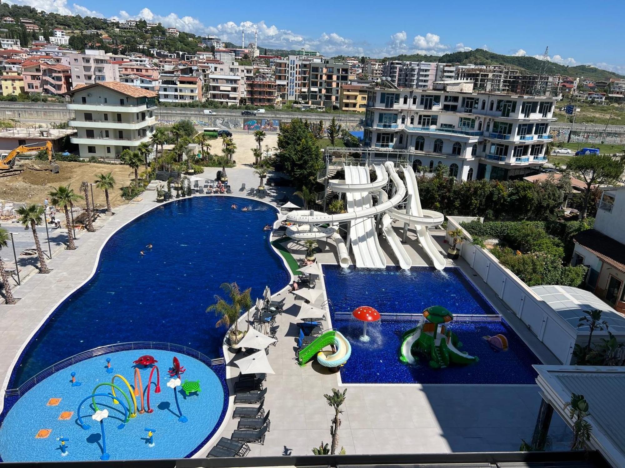 Coastline Luxury Apart Hotel Golem  Eksteriør billede