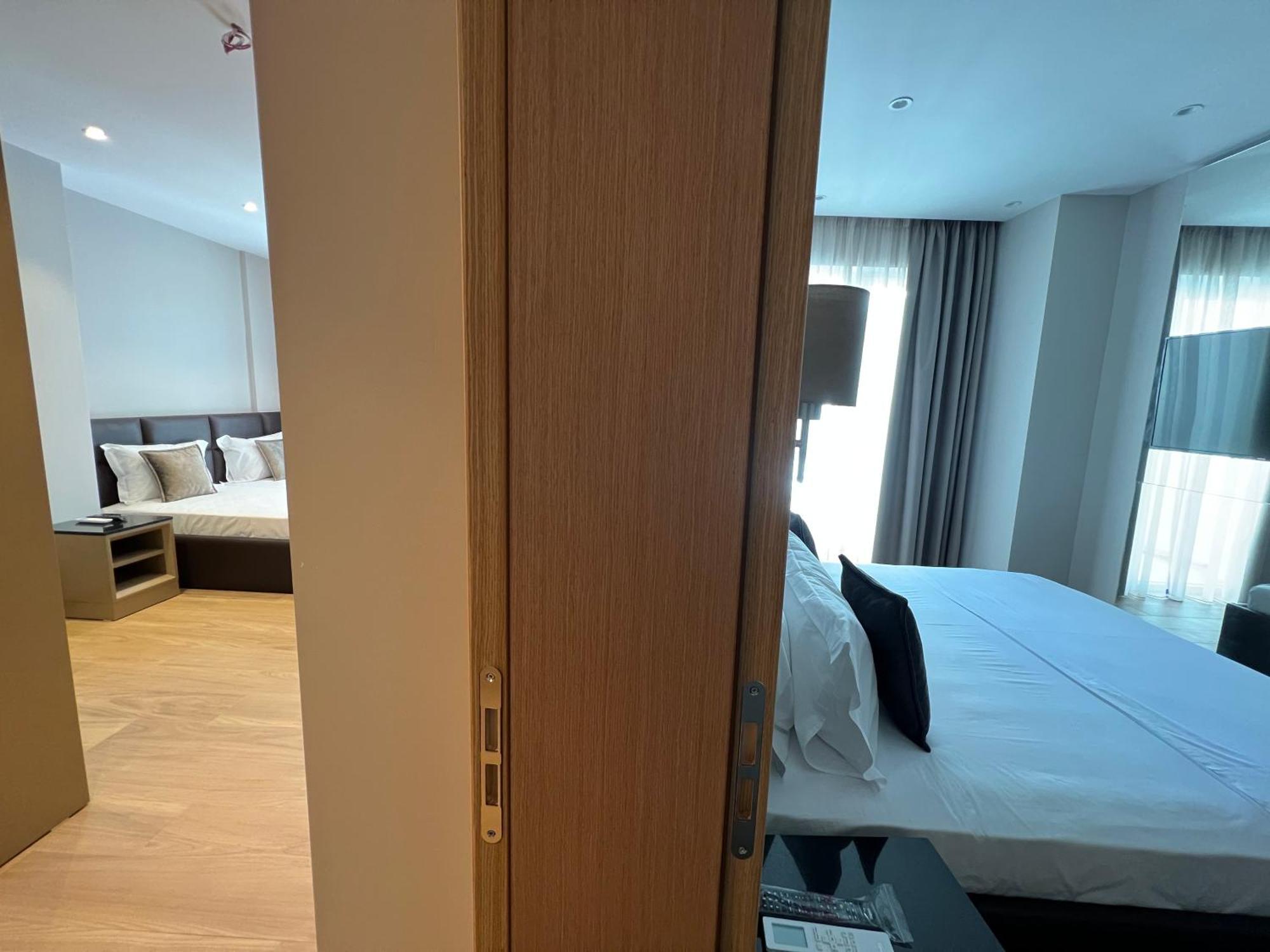 Coastline Luxury Apart Hotel Golem  Eksteriør billede