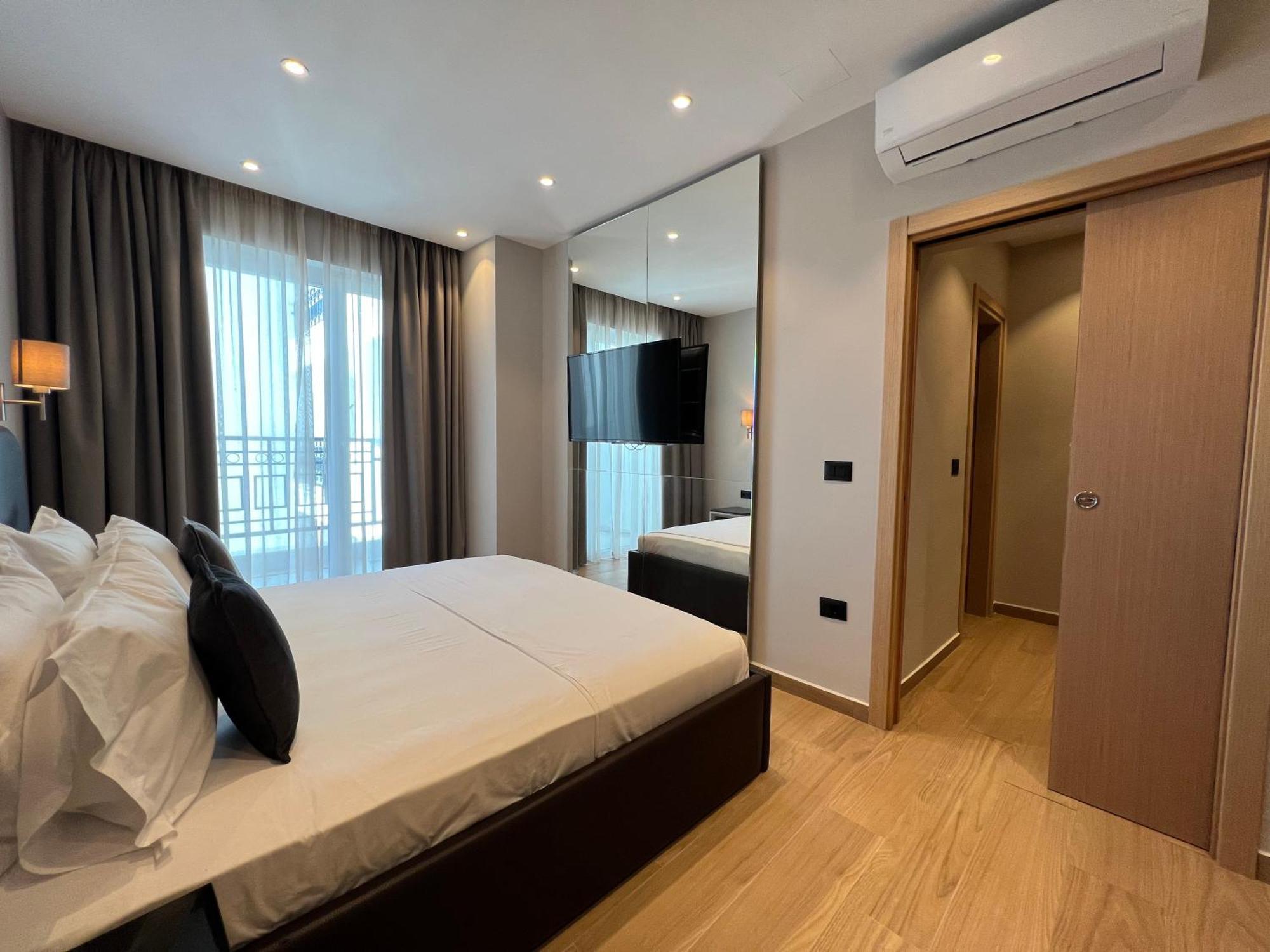 Coastline Luxury Apart Hotel Golem  Eksteriør billede